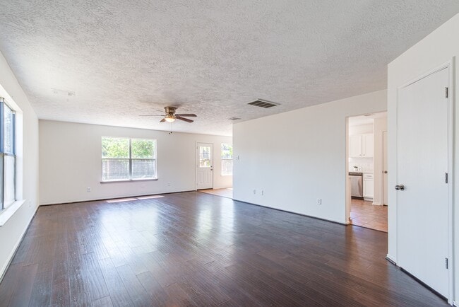 7215 Autumn Day Ct in Magnolia, TX - Building Photo - Building Photo