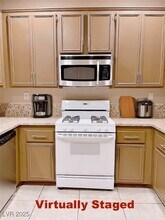 7640 Sierra Paseo Ln in Las Vegas, NV - Foto de edificio - Building Photo