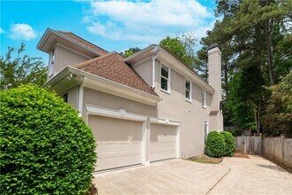 3655 Brisbane Dr in Marietta, GA - Building Photo - Building Photo
