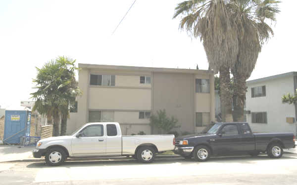 728 E Angeleno Ave in San Gabriel, CA - Foto de edificio - Building Photo