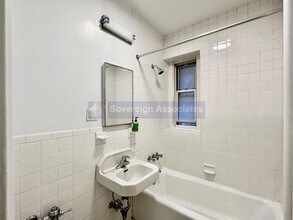 328 W 83rd St in New York, NY - Building Photo - Building Photo