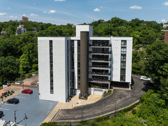 Kingston House in Cincinnati, OH - Foto de edificio - Building Photo
