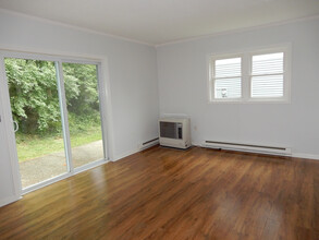 24 Witham St, Unit 17 in Sanford, ME - Foto de edificio - Building Photo