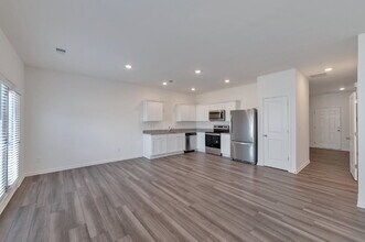 205 Fenchurch Wy in Cartersville, GA - Building Photo - Building Photo