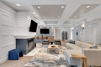 AVIA Apartments On Alpha in Dallas, TX - Foto de edificio - Building Photo
