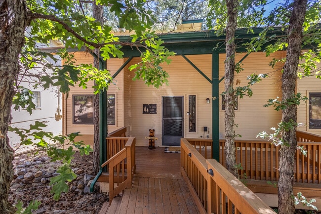 335 Sandia Cir in Munds Park, AZ - Building Photo - Building Photo