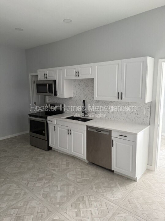 940 Jefferson Ave in Indianapolis, IN - Building Photo