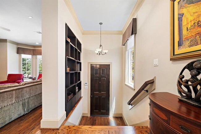 property at 1308 Lake Pointe Pkwy