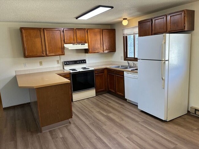 property at 4918 Basswood Dr