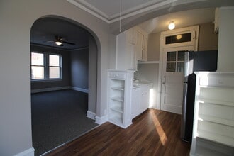 5802 N Mason Ave in Chicago, IL - Building Photo - Building Photo