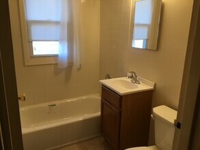 Paradise Gardens in Roselle Park, NJ - Building Photo - Building Photo