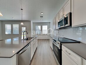 6361 Atlantic Bch Ave in Wesley Chapel, FL - Building Photo - Building Photo