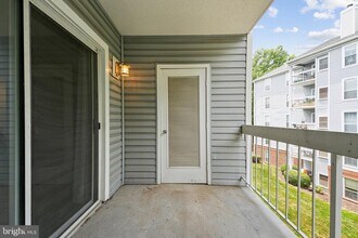 10248 Appalachian Cir in Oakton, VA - Building Photo - Building Photo