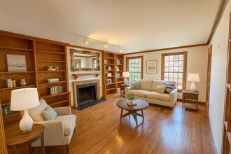 27 Van Kirk Rd in Princeton, NJ - Foto de edificio - Building Photo