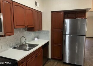 7101 E Wilshire Dr in Scottsdale, AZ - Building Photo - Building Photo