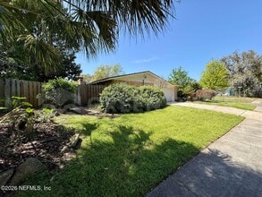 2 Fairway Rd in Jacksonville Beach, FL - Building Photo - Building Photo