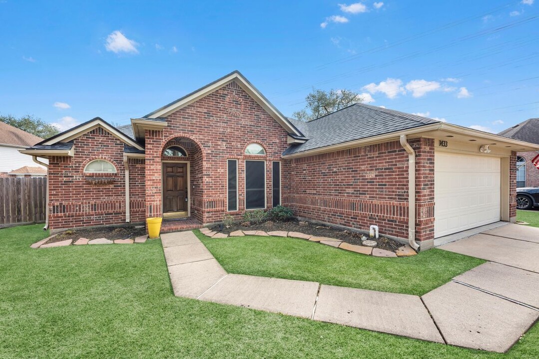 1433 Old Hickory Ln in League City, TX - Foto de edificio