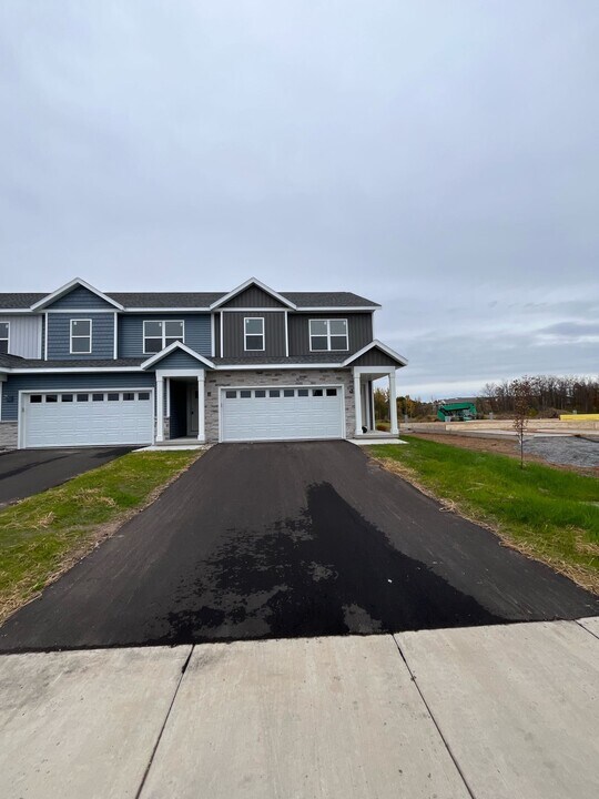 3408 Green Pastures Ln in Weston, WI - Building Photo