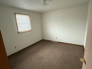 1327 Vine St in La crosse, WI - Building Photo - Building Photo