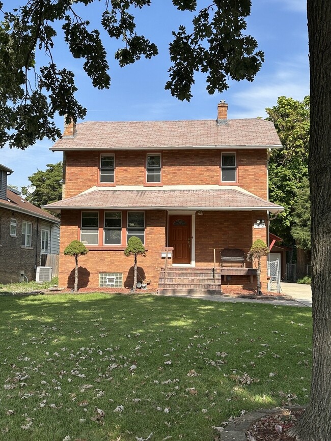 property at 192 Waubansee Rd