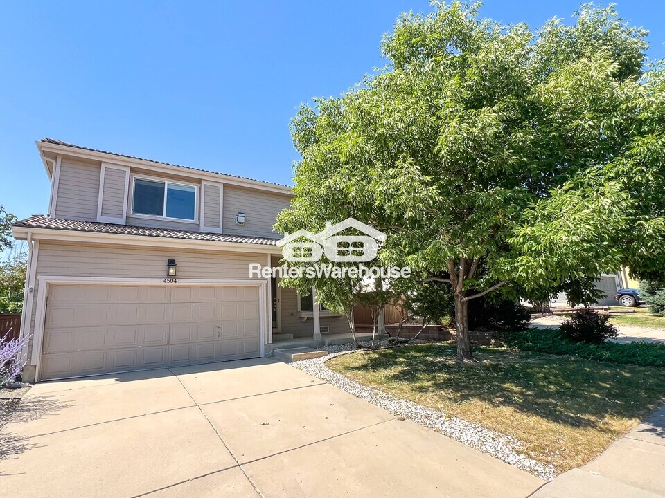 4504 E Lyndenwood Cir in Littleton, CO - Building Photo