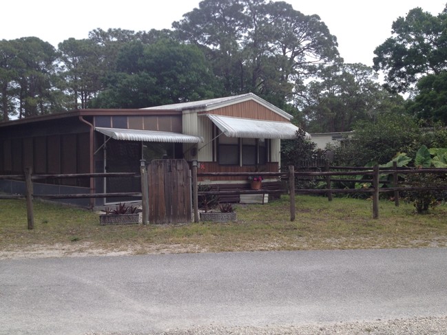 Hibiscus Mobile Haven in Melbourne, FL - Building Photo - Building Photo