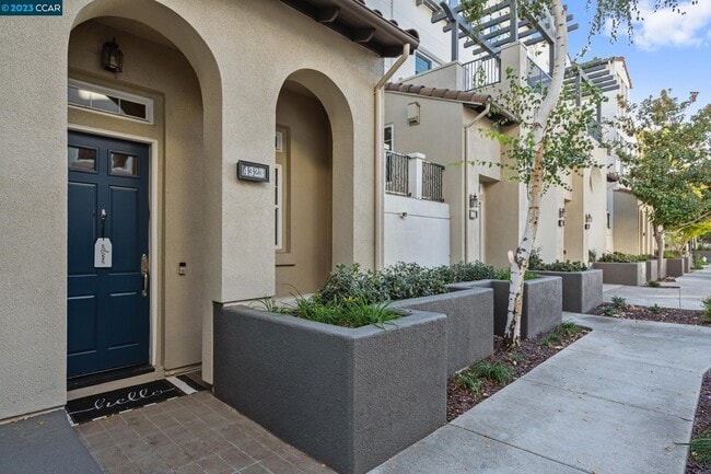 property at 4323 Clarinbridge Cir