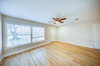 1418 13th Ave N in Texas City, TX - Building Photo - Building Photo