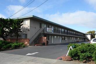 Pacific Apartments in San Leandro, CA - Building Photo - Building Photo