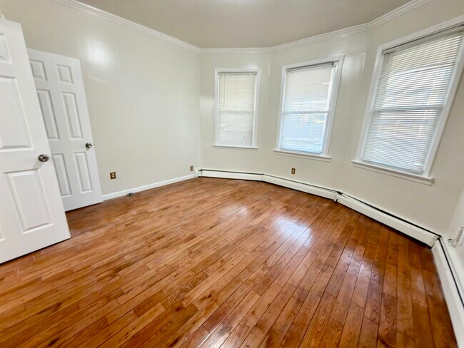 317 Avenue A in Bayonne, NJ - Building Photo - Building Photo