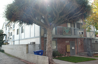 4444 Avocado St in Los Angeles, CA - Building Photo - Building Photo