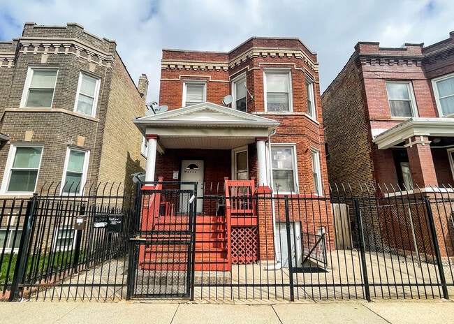 4038 W Potomac Ave, Unit G