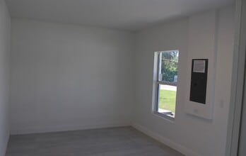 5224-5226 29th St SW in Lehigh Acres, FL - Building Photo - Building Photo