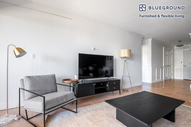 6 Whittier Pl in Boston, MA - Building Photo - Building Photo
