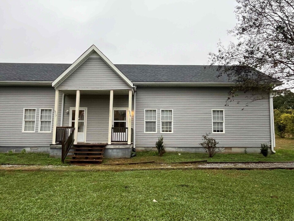 4219 Snake Rd in Athens, AL - Foto de edificio