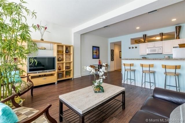 150 SE 3rd Ave-Unit -523 in Miami, FL - Building Photo
