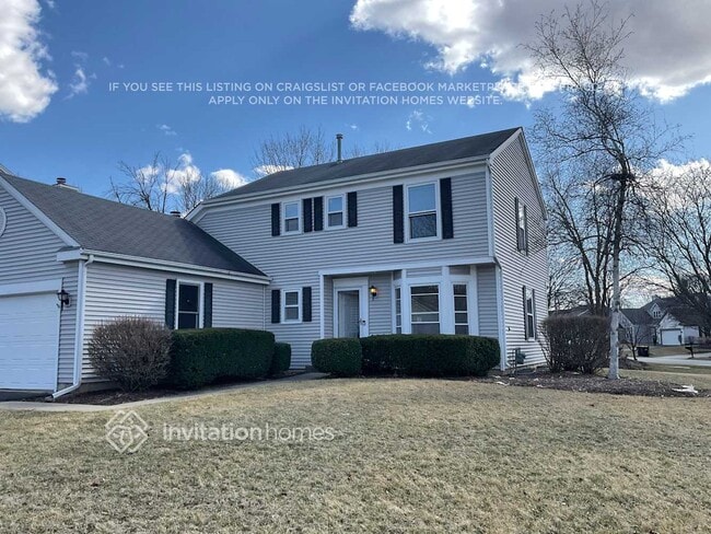 1445 Woodscreek Cir in Crystal Lake, IL - Foto de edificio - Building Photo