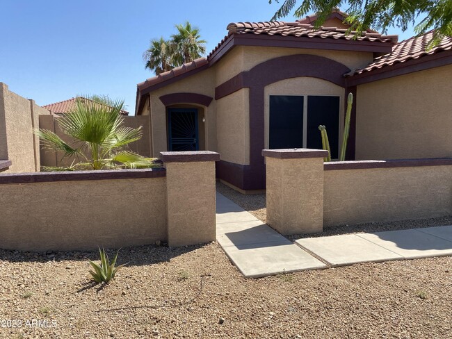 10541 W Angels Ln in Peoria, AZ - Foto de edificio - Building Photo