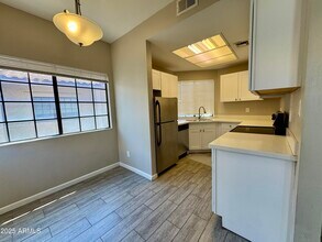 930 N Mesa Dr in Mesa, AZ - Building Photo - Building Photo