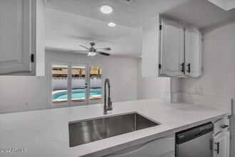 8207 E Montebello Ave in Scottsdale, AZ - Building Photo - Building Photo