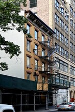 234 W 27th St in New York, NY - Building Photo - Building Photo