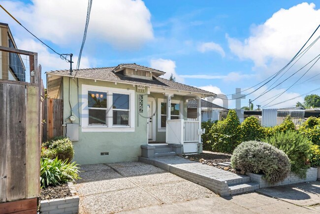 3226 Star Ave in Oakland, CA - Building Photo - Building Photo