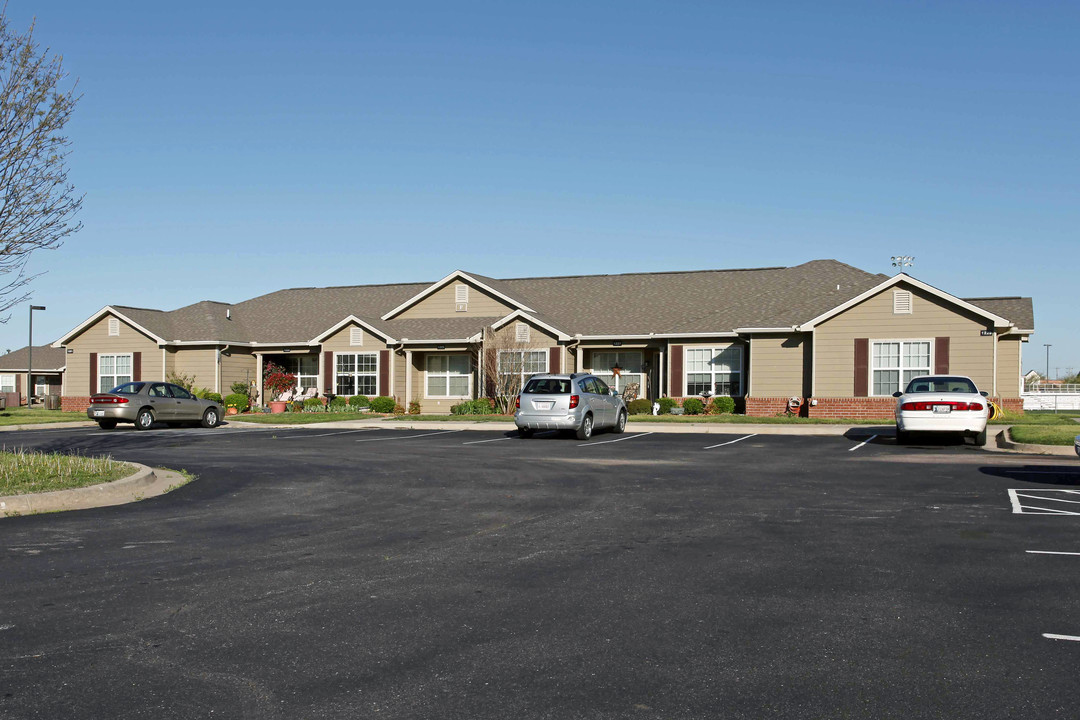 Autumn Ridge Apartment Homes in Yukon, OK - Building Photo