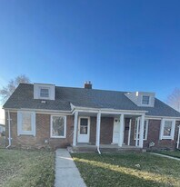 22773 Brittany Ave in Eastpointe, MI - Building Photo