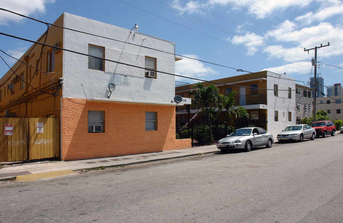 Downtown Villas in Miami, FL - Foto de edificio