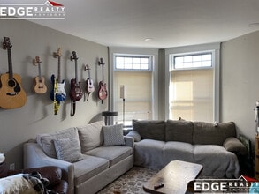 1914 Beacon St, Unit 2 in Boston, MA - Foto de edificio - Building Photo