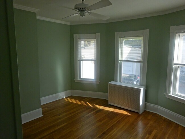 25 Oak Square Ave, Unit 1 in Boston, MA - Building Photo - Building Photo