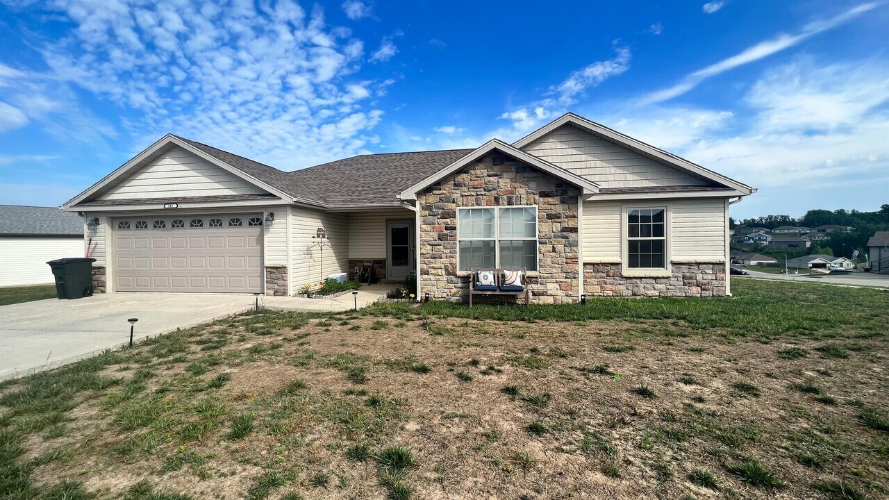 107 Greythorn Ct Photo