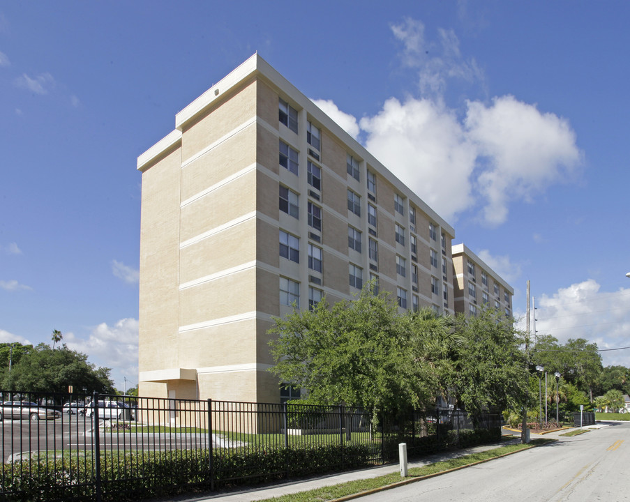 Park Terrace in Fort Pierce, FL - Building Photo