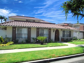 6222 Warner Ave in Huntington Beach, CA - Building Photo - Building Photo